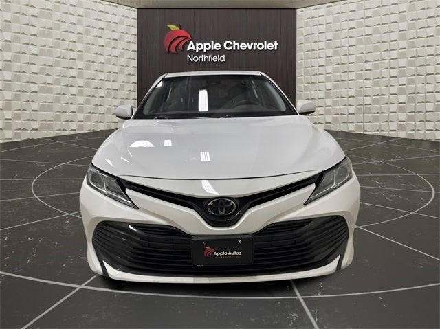 Used 2018 Toyota Camry LE with VIN 4T1B11HK1JU633825 for sale in Northfield, Minnesota